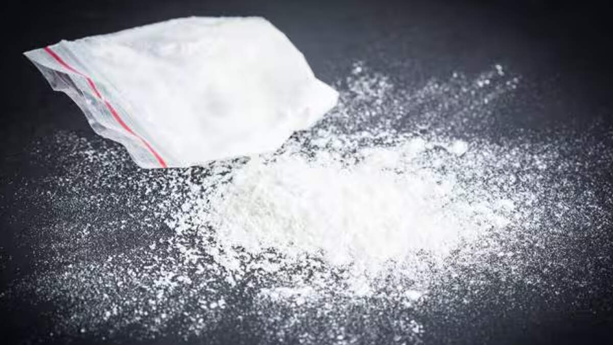 Dehradun News : 4.5 लाख की स्मैक के साथ दो तस्कर गिरफ्तार, गिरफ्त में आए तस्करों ने खोले रैकेट के राज!
