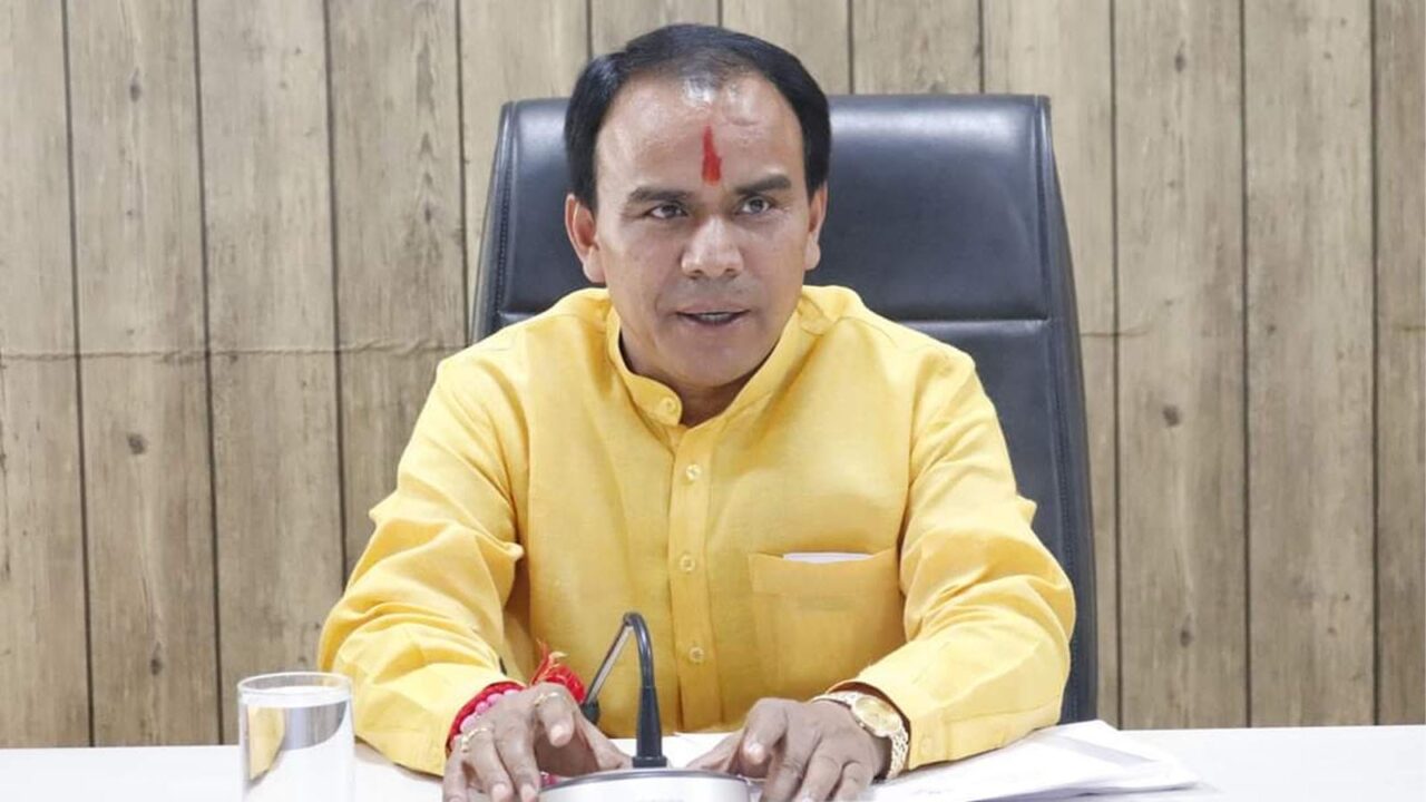 Uttarakhand Government Jobs : उत्तराखंड में 117 योग प्रशिक्षकों की होगी तैनाती, जानें कब और कैसे होगा चयन